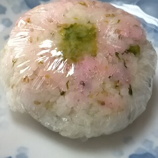 春を味わう～♪ フキノトウ白味噌とごまのおにぎり♡